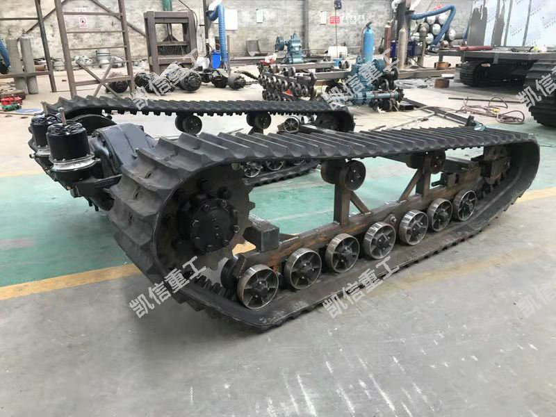 橡膠履（lǚ）帶底盤