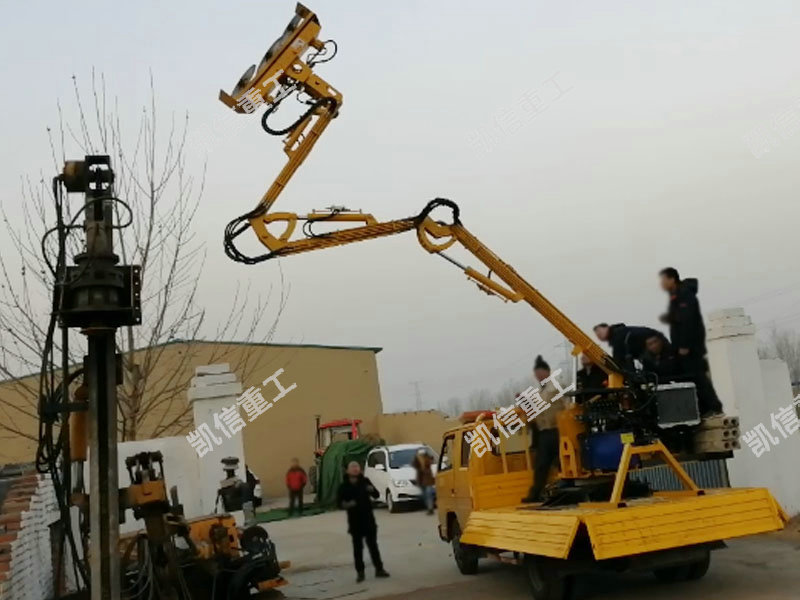 折疊臂綠（lǜ）籬修剪機