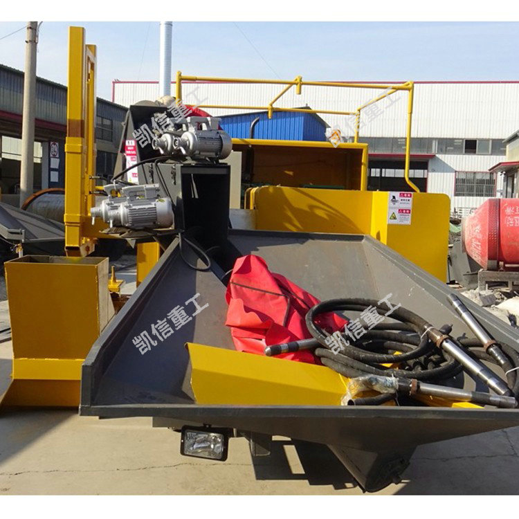 路邊石（shí）滑模機