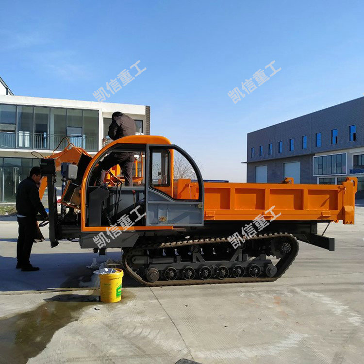 小（xiǎo）型履帶隨車挖