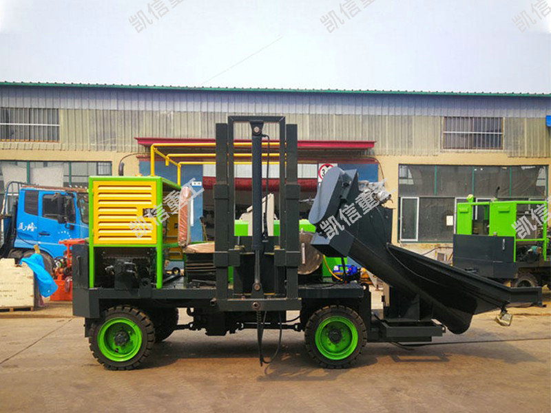 高速(sù)公路路邊石滑模成型機