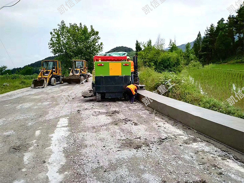 砼護肩石滑模成（chéng）型機