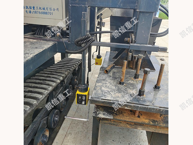 路肩（jiān）牆滑膜機