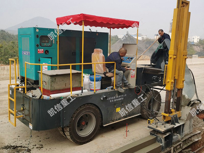 路緣石滑膜機（jī）