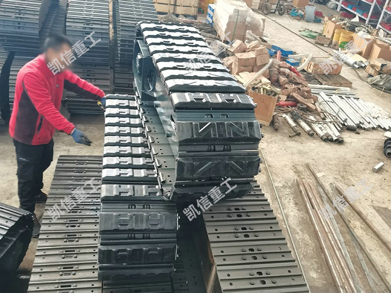 履（lǚ）帶底盤